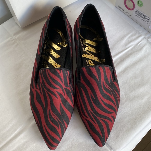 Cuple flats. Size 38. Never worn, new in the box. - Picture 2 of 6